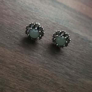 Chloe + isabel emerald colored studs